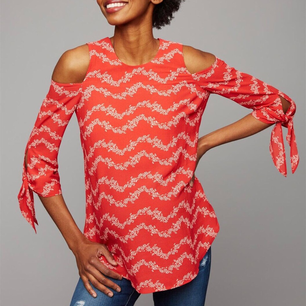 A Pea in the Pod | Floral Cold Shoulder Blouse NWT